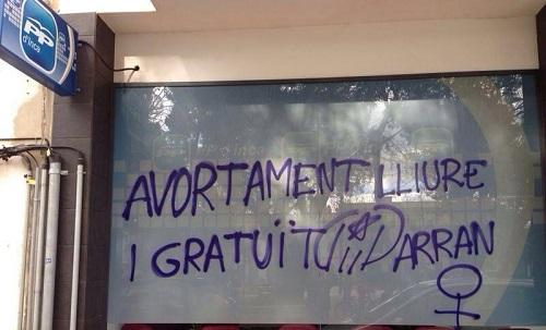 La sede del PP de Inca amanece con pintadas a favor del aborto