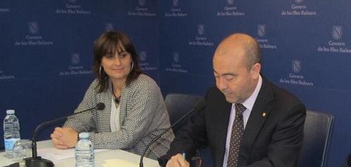 El Govern asevera que la Ley de Símbolos no es para 'perseguir docentes' sino para 'preservar la imparcialidad'