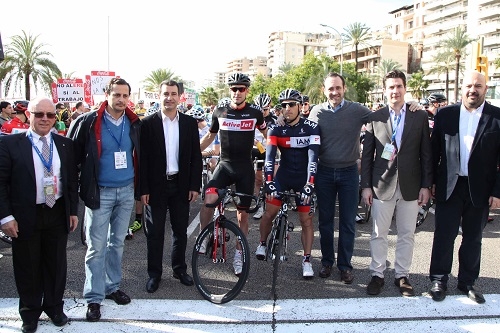 Bauza asiste a la salida de la XXIII Iberostar Challenge Vuelta Ciclista a Mallorca