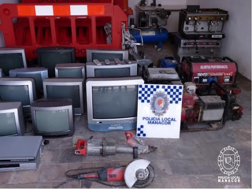 La policía de Manacor incauta objetos de dudosa procedencia antes de ser trasladados a Marruecos