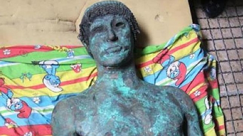 Un pescador rescata una valiosísima estatua milenaria de Apolo en Gaza