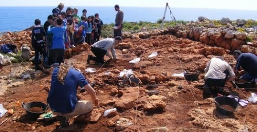 Excavació al jaciment de sa Ferradura, projecte entre illes