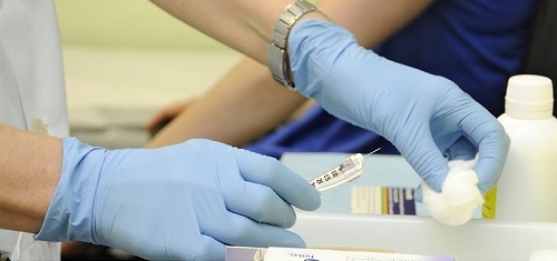 Satse acusa al IbSalut de usar 'vacunas inseguras' para el personal sanitario de centros y hospitales desde el año 2008
