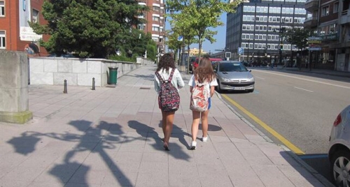 Una investigación pide que se conciencie a los padres para que sus hijos vayan andando al colegio
