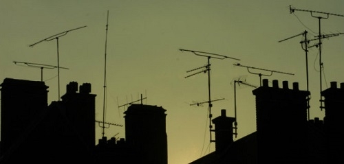 Reclaman que el Govern garantice la recepción de todos los canales de televisión en catalán