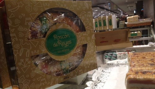 La OCU recomienda comprobar la nata, la masa o la fruta escarchada antes de comprar un roscón