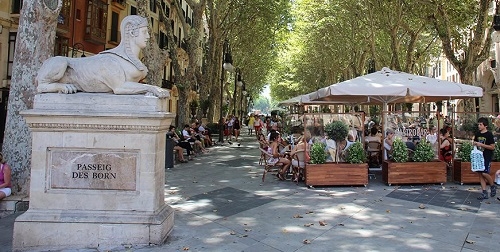 ARCA propone a Cort una serie de criterios para que las terrazas del Born 'no perjudiquen la imagen de Palma'