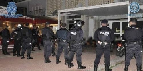 Detenidas cuatro personas durante un control de la Policía Nacional en Playa de Palma