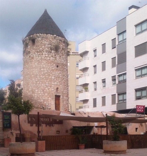 ARCA pide a Cort que compruebe si la terraza 'excesiva y poco respetuosa' de la calle Industria tiene licencia municipal