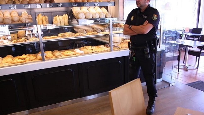 Detectados 5 trabajadores sin contrato y máquinas sin medidas de protección en una inspección en locales de Palma