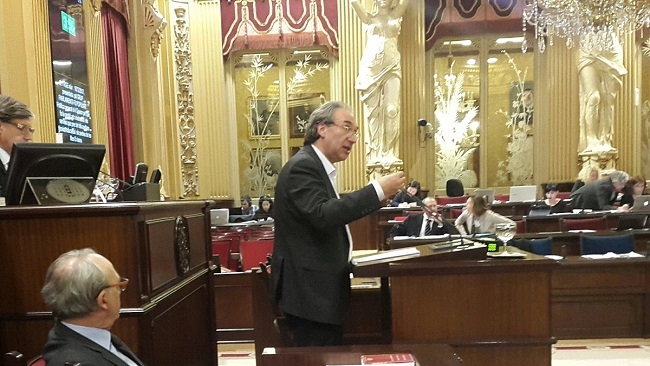 PLIS considera un 'escándalo' que March pretenda 'blindar' la inmersión lingüística obligatoria