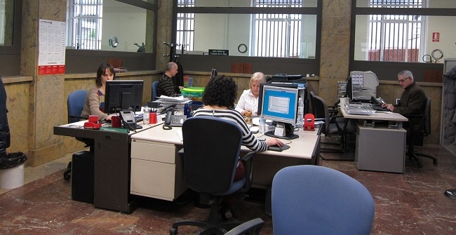 Los funcionarios del Estado cobran hasta 21.600 euros menos que los de CCAA por el mismo puesto