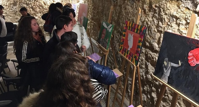 Grups de 2n d’ESO visiten l’exposició “CRIDA. Però mai de por...”