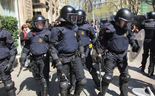 La Policía Nacional detiene a seis personas por allanar una vivienda para ocuparla