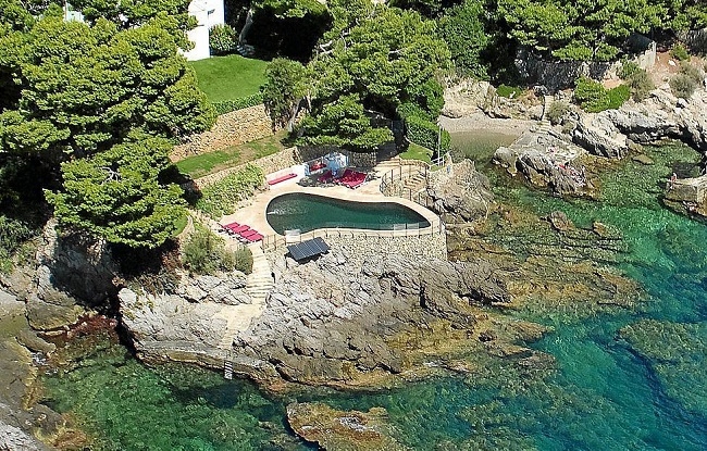 El GOB solicita la retirada de las ocupaciones sin título - ilegales de la costa