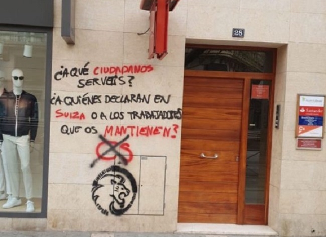 Ciudadanos (Cs) denuncia pintadas ofensivas en su sede de Palma