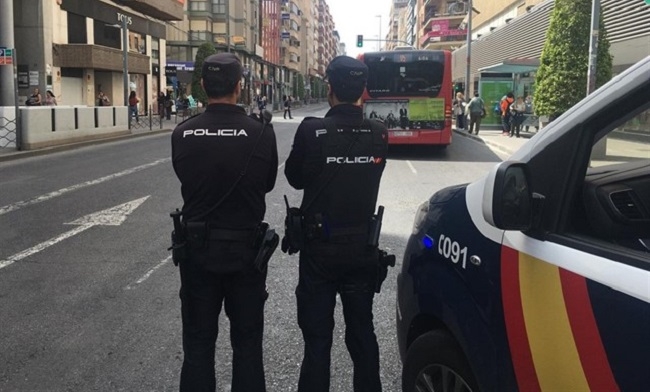 La Policía Nacional salva la vida de un menor que se había atragantado en un hotel de Palma