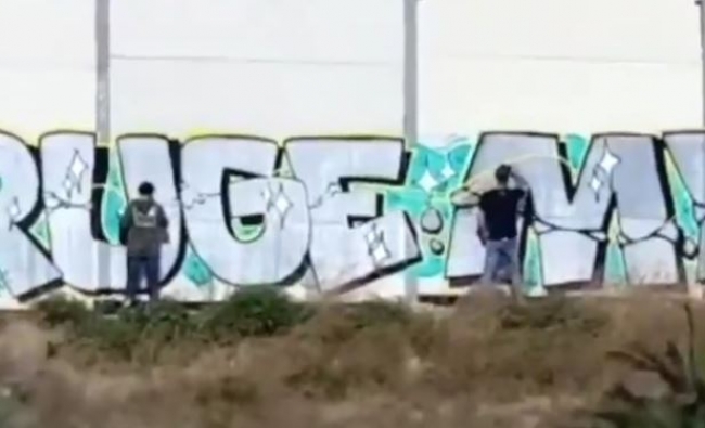 La policía local de Palma pilla in fraganti a dos grafiteros