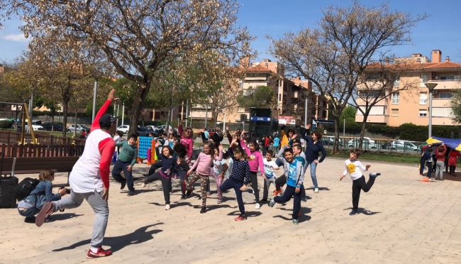 2000 alumnos salen a celebrar el día de la Educación Física en la Calle