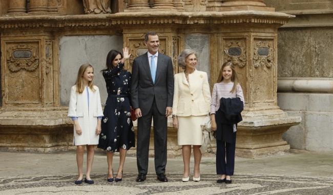 La Familia Real asiste a la misa de Pascua en la Catedral de Palma de Mallorca
