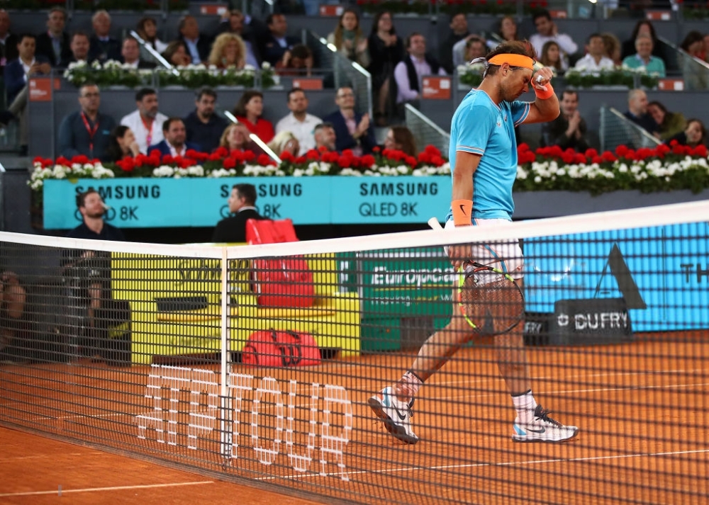 Tsitsipas sorprende a Nadal y le aparta de la final