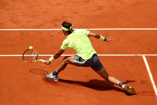 Nadal se impone por 6-2, 6-1 y 6-3 en su debut en Roland Garros