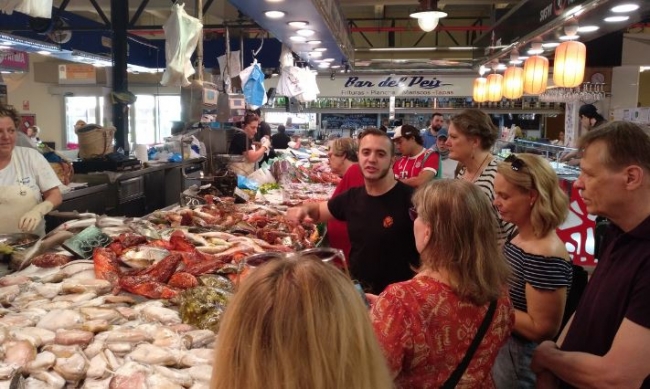 El AETIB da a conocer la oferta de gastronomía y cicloturismo a periodistas extranjeros