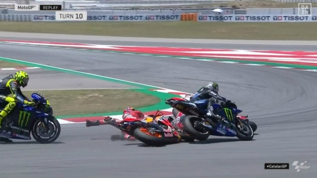 Jorge Lorenzo provoca un accidente que deja fuera de carrera a tres pilotos