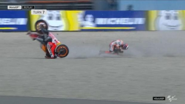 Jorge Lorenzo sufre una dura caída en Assen y se fractura dos vértebras