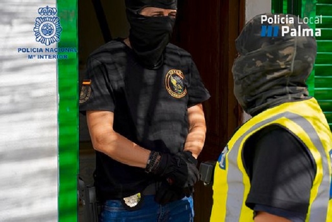 La Policía Local y la Policía Nacional de Palma desmantelan dos puntos de venta de droga