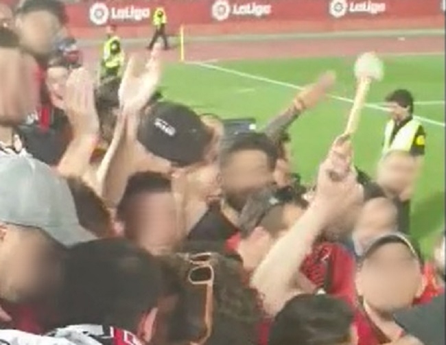 La Policía Nacional detiene a un aficionado de fútbol tras una agresión en la grada