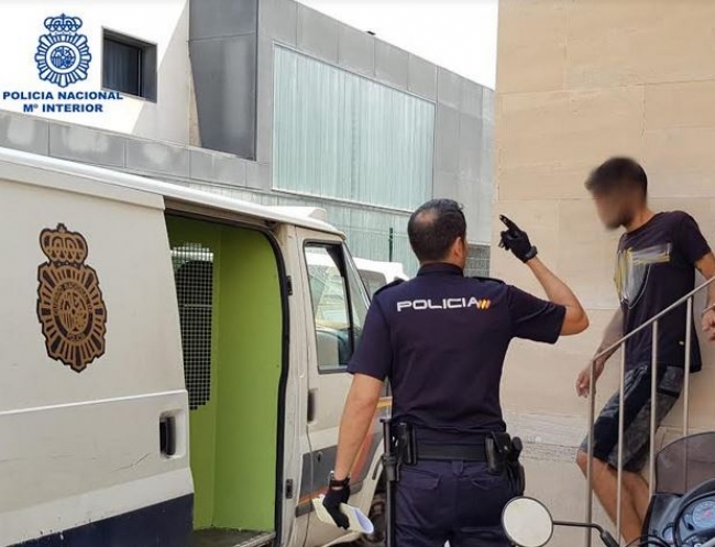 La Policía Nacional detiene a un hombre por varios robos con fuerza en taxis en Palma