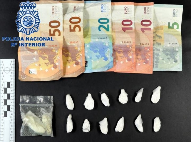 La Policía Nacional detiene a un hombre por un delito contra la salud pública 
