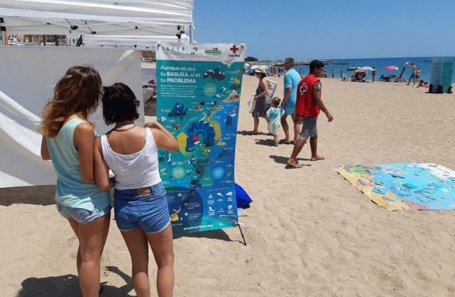 LIBERA y Cruz Roja organizan acciones de sensibilización ambiental en las playas de Baleares