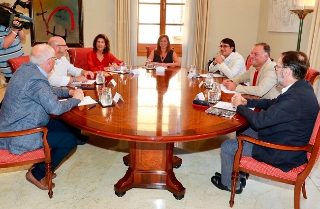 El Govern retoma el diálogo social con los agentes económicos y sociales para empezar a trabajar en los nuevos objetivos