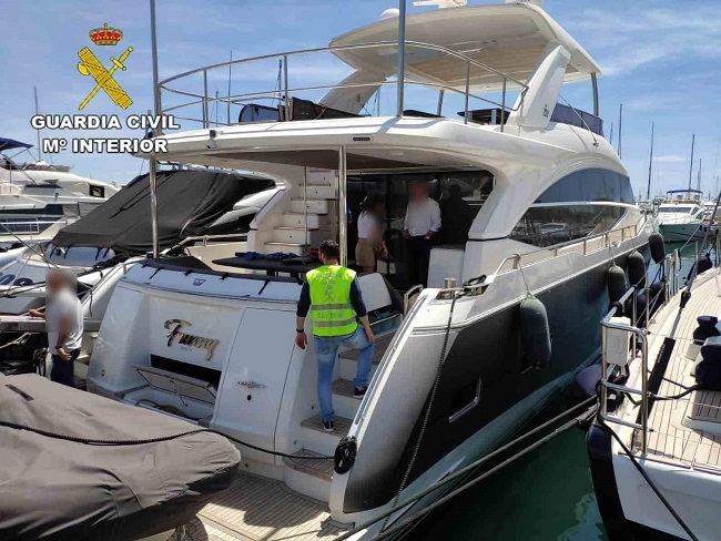 La Guardia Civil recupera un embarcación de recreo de lujo robada en el Puerto de Palma de Mallorca 