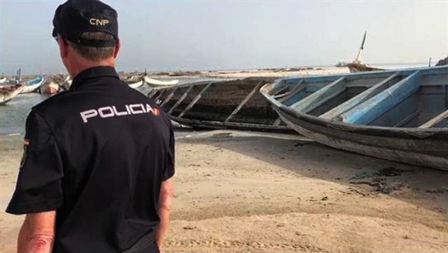 Rescatada en Formentera una embarcación con veinticuatro personas entre los que se encontraban dos mujeres y cuatro menores de edad