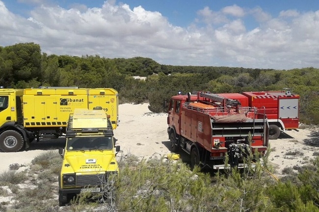 Los Bombers de Mallorca participaron en la extinción del incendio de Ses Covetes