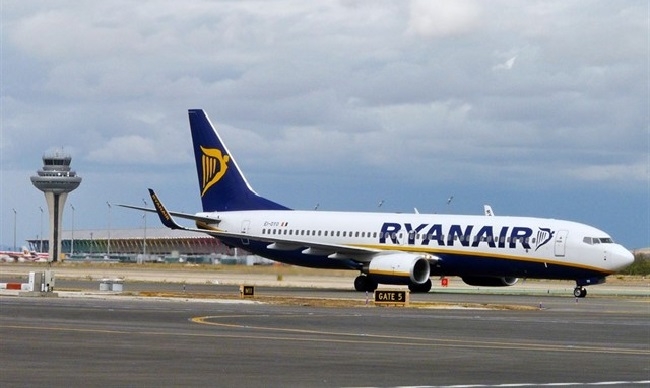 Aena: 'Ryanair se burla de los políticos elegidos democráticamente y pide el cambio de leyes a su favor'