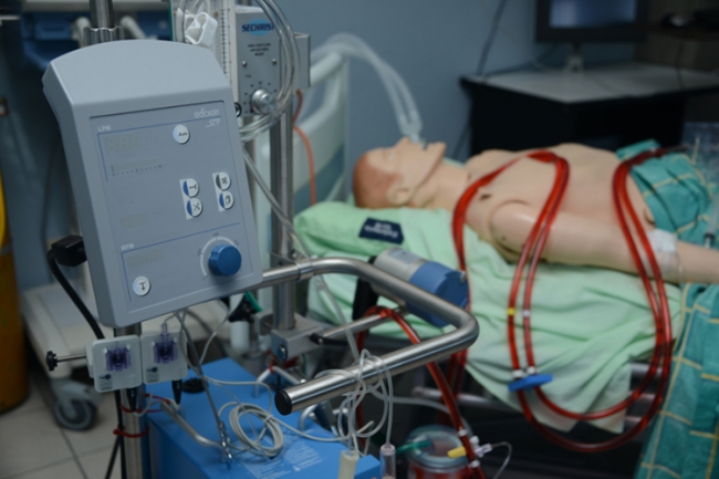 Autorizan la compra de una membrana de oxigenación extracorpórea (ECMO) portátil