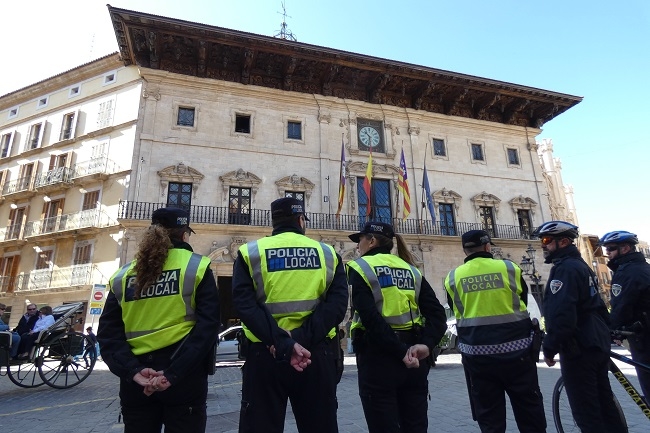 https://www.noticiasmallorca.es/imatges/fotosweb/2019/11/07/1090cort-policia.JPG