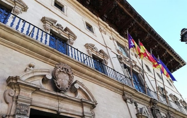 El Govern se reúne con los Consells y el Ajuntament de Palma para tratar la tramitación de la gratuidad del transporte público para el 2023