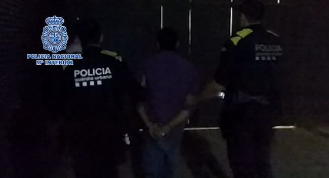 La Policía Nacional detiene en Barcelona a un fugitivo buscado por las autoridades alemanas por un delito de homicidio