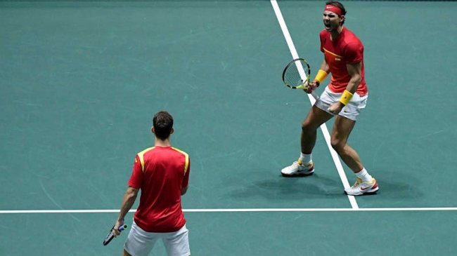 Nadal y el dobles con Granollers llevan a España a semifinales