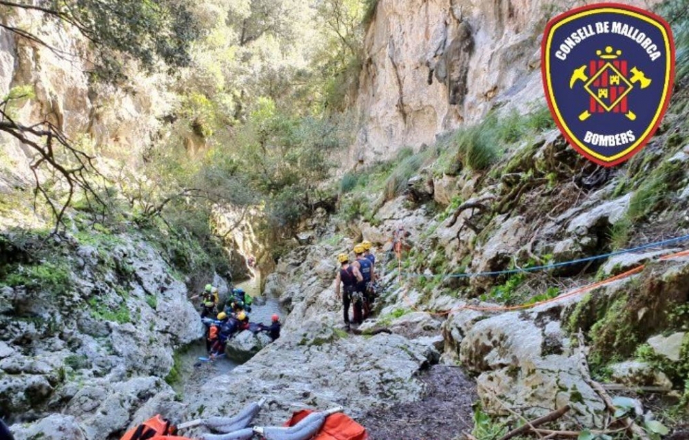 Rescate de una joven con herida abierta en tibia y peroné en el torrente de Coanegra
