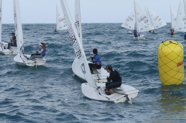 Los mallorquines Daniel Cardona y Cristina Vilariño, campeones de España de la clase laser 4.7 juvenil