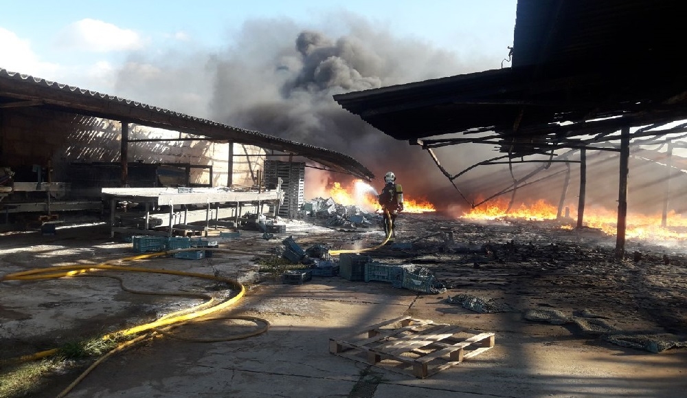 Incendio en una nave agrícola en Santa Margalida