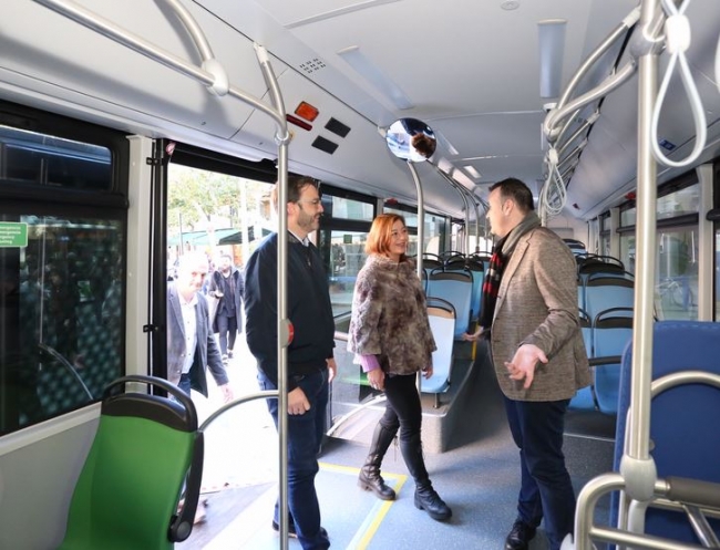 La presidenta del Govern y el alcalde de Palma presentan a la ciudadanía la nueva flota de buses de la EMT