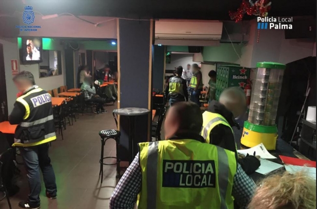 La Policía Nacional y la Policía Local de Palma han realizado hasta cinco inspecciones en establecimientos 