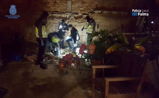 Desmantelado un punto de venta de droga en la barriada de Pere Garau de Palma